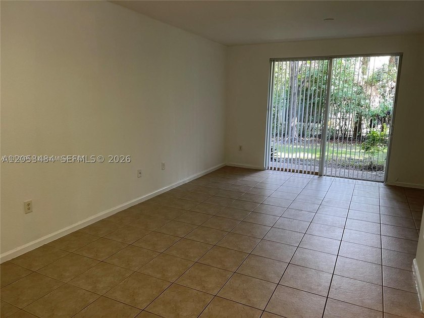 Beautiful and well-maintained 2BR/2.5BA townhome in the gated - photo 8