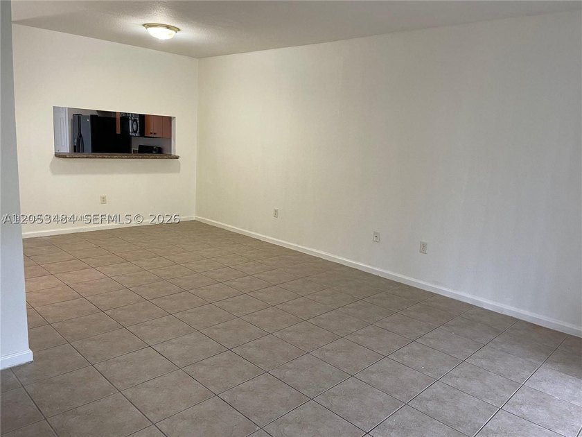 Beautiful and well-maintained 2BR/2.5BA townhome in the gated - photo 9