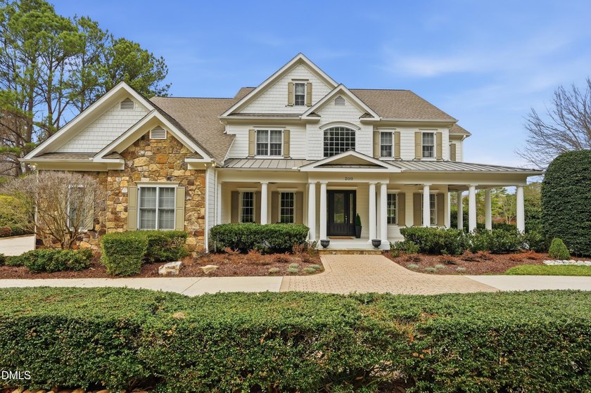 EXECUTIVE LAKEFRONT HOME! Stunning home situated on a gorgeous - photo 3