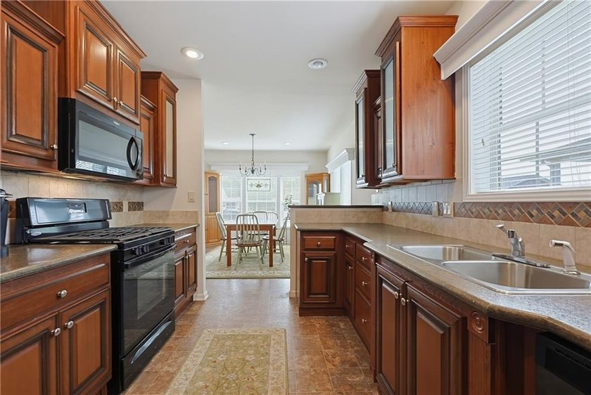 OPEN HOUSE CANCELED OFFER ACCEPTED Welcome To Easy Living In - photo 11
