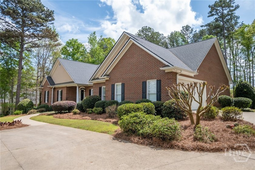 Welcome to 1040 Saint Andrews Drive, a well-maintained - photo 2
