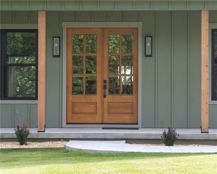 New gorgeous, custom home in Lost Bridge Village! Built in 2026 - photo 3