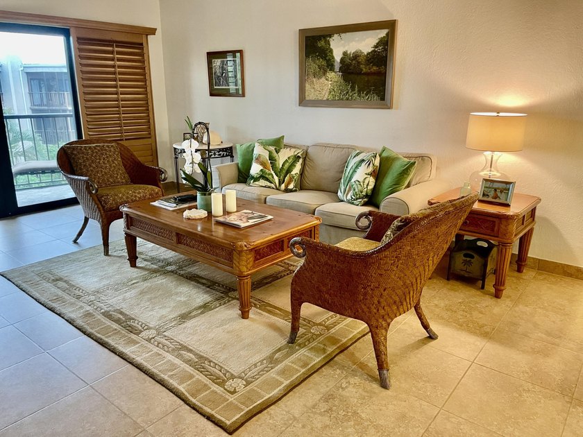Newly refreshed top floor unit with fabulous intracoastal views - photo 4