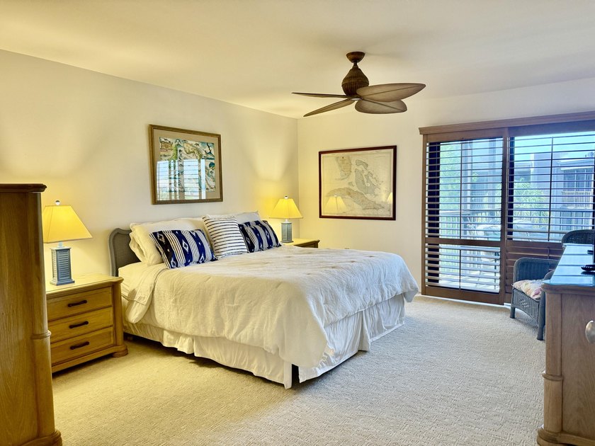 Newly refreshed top floor unit with fabulous intracoastal views - photo 10