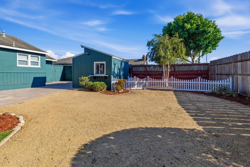 Welcome to 840 Capistrano Drive. This beautifully maintained - photo 31