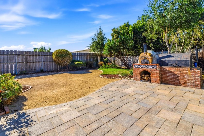 Welcome to 840 Capistrano Drive. This beautifully maintained - photo 32