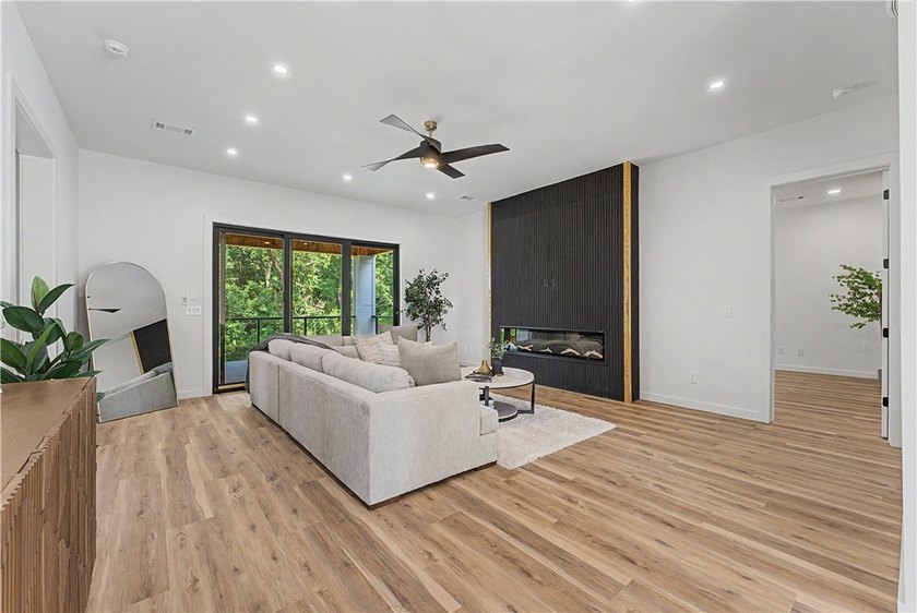 Welcome to 1 Taransay Drive, where contemporary design meets - photo 3