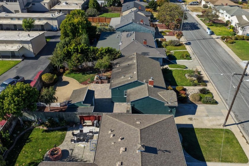 Welcome to 840 Capistrano Drive. This beautifully maintained - photo 35
