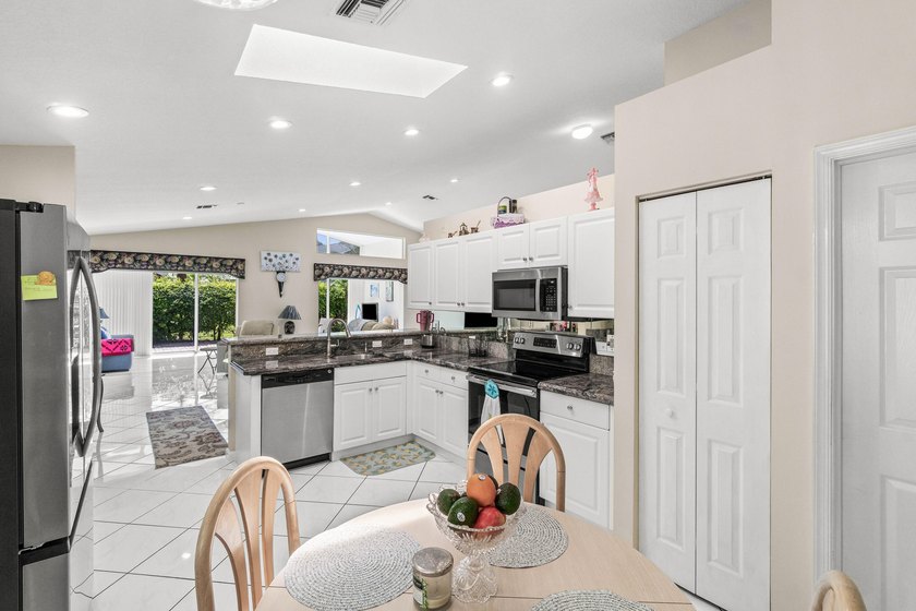 Welcome to easy Florida living in the highly desirable 55+ - photo 15