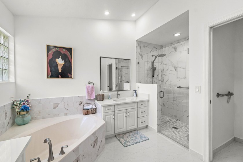 Welcome to easy Florida living in the highly desirable 55+ - photo 21