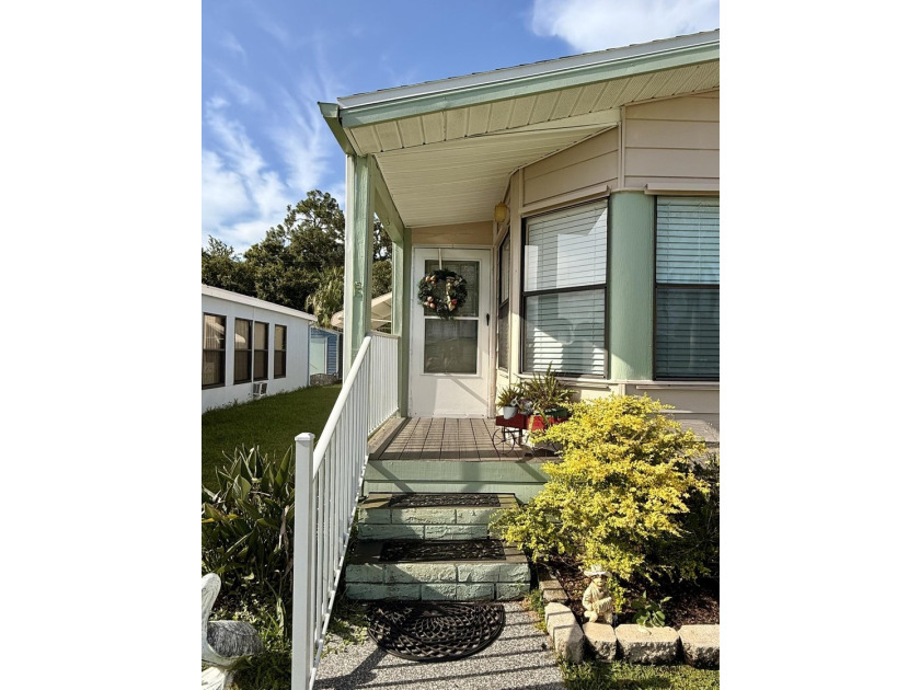 Welcome to this charming 2-bedroom, 2-bathroom manufactured home - photo 6