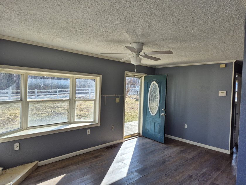 This small home with 4.45 acres is located in a great location - photo 2