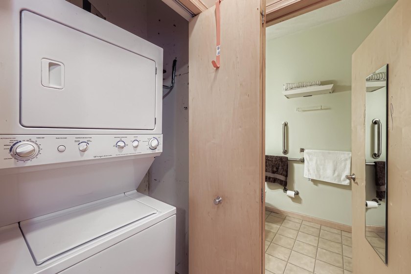 WHY ARE YOU RENTING when you can own this beautiful 1BR condo - photo 10