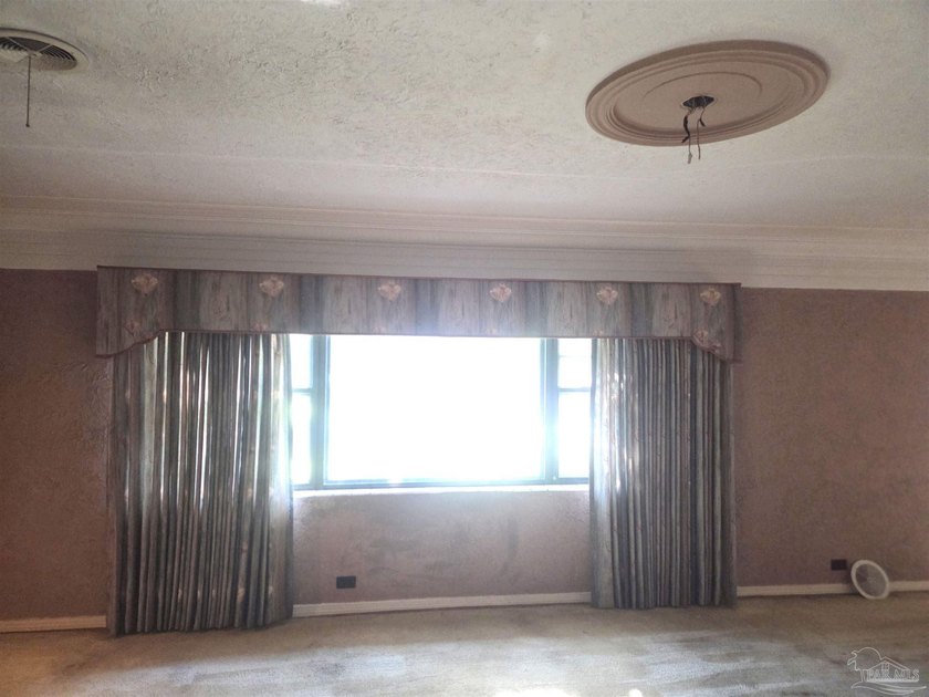 This 2,483 Square Feet Block Home Has 4 Bedroom, 2.5 Bathroom - photo 11