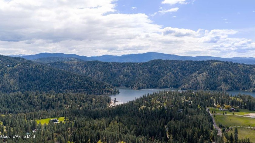 Rare opportunity to own one of the most elevated, private - photo 12