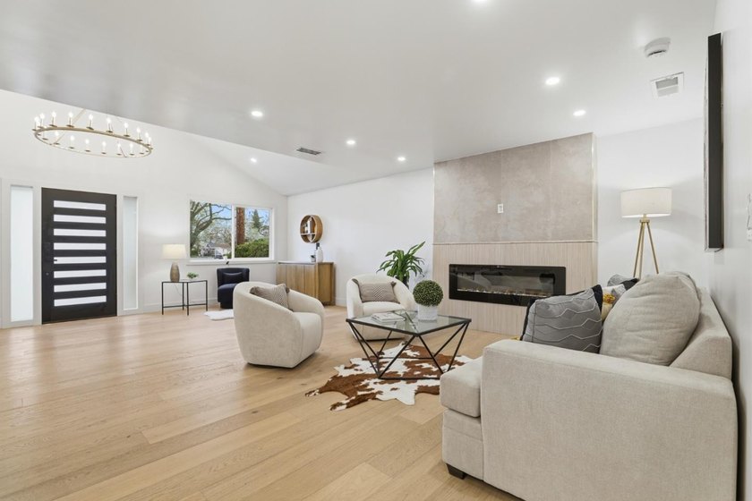 Exceptional re-imagined Midtown residence seamlessly blends - photo 6