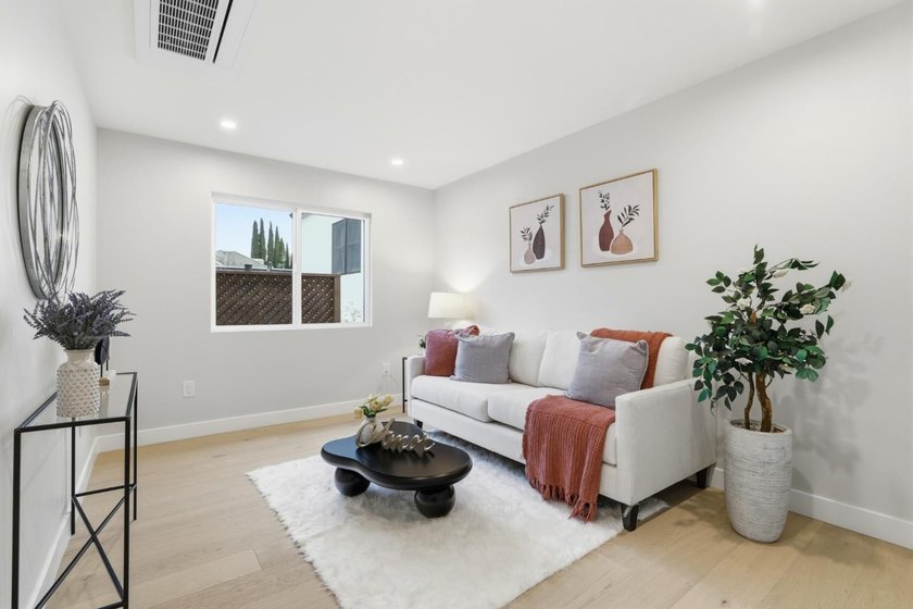 Exceptional re-imagined Midtown residence seamlessly blends - photo 7