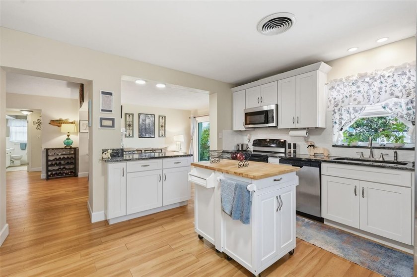 Welcome to your waterfront retreat in the heart of Palm Harbor - photo 14