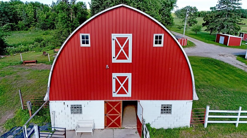 Classic Hobby Farm &amp; Equestrian Property on Beautiful - photo 17