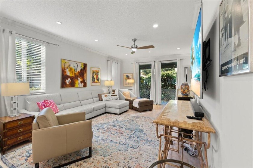 Behind the gates of Boca Pointe, this 3BR/3BA corner townhome - photo 5