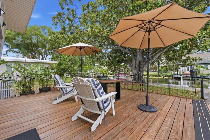 Welcome to your waterfront retreat in the heart of Palm Harbor - photo 26