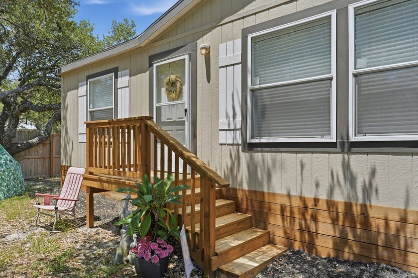 *HOME *DOUBLE LOT *FENCED *BOAT BARN Nestled beneath a canopy of - photo 26