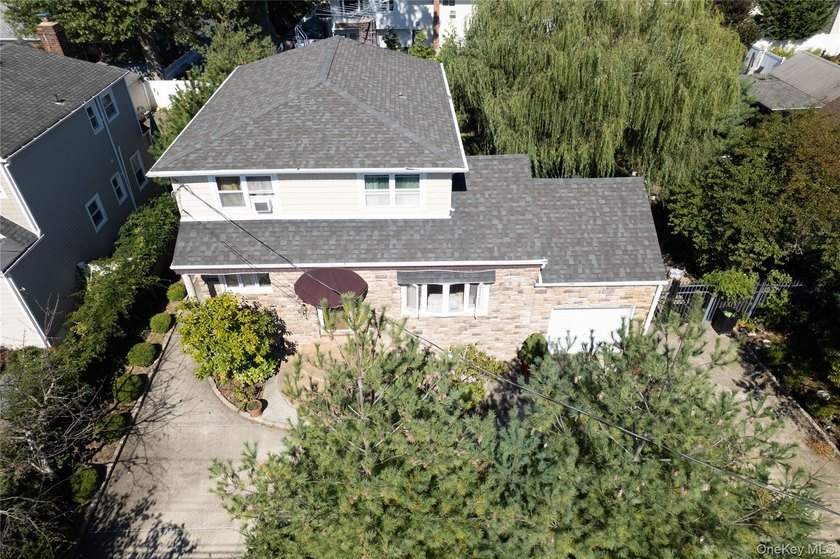 Welcome to a beautifully maintained home in the heart of - photo 27