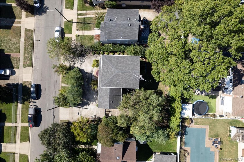 Welcome to a beautifully maintained home in the heart of - photo 30