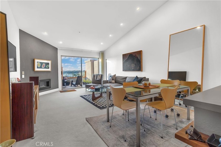 Experience resort style living at 178 Villa Point Drive, a - photo 4