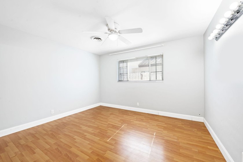 Welcome to one of Fort Lauderdale's most desirable - photo 5