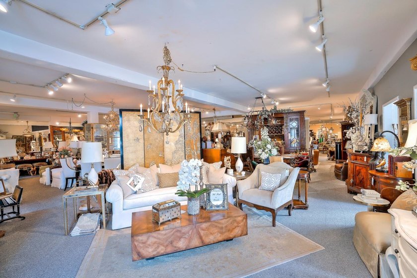 Rare opportunity for an almost 16,000 SF retail building on a - photo 2