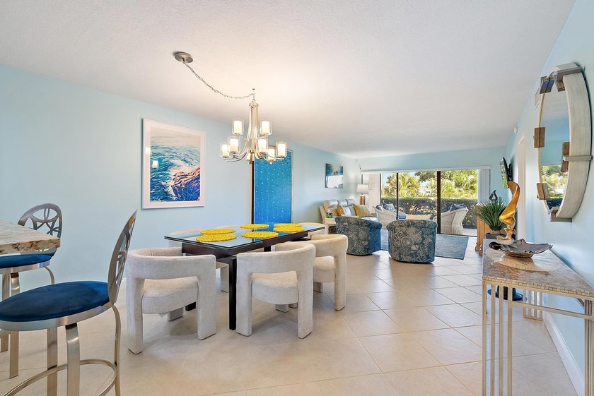 Meticulously maintained North Palm Beach waterfront gem in the - photo 4
