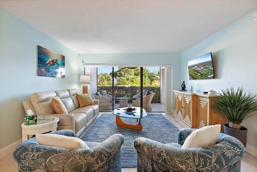 Meticulously maintained North Palm Beach waterfront gem in the - photo 6