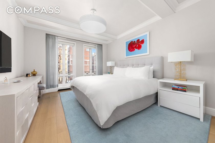 Classic prewar elegance meets modern living at the Philip House - photo 5