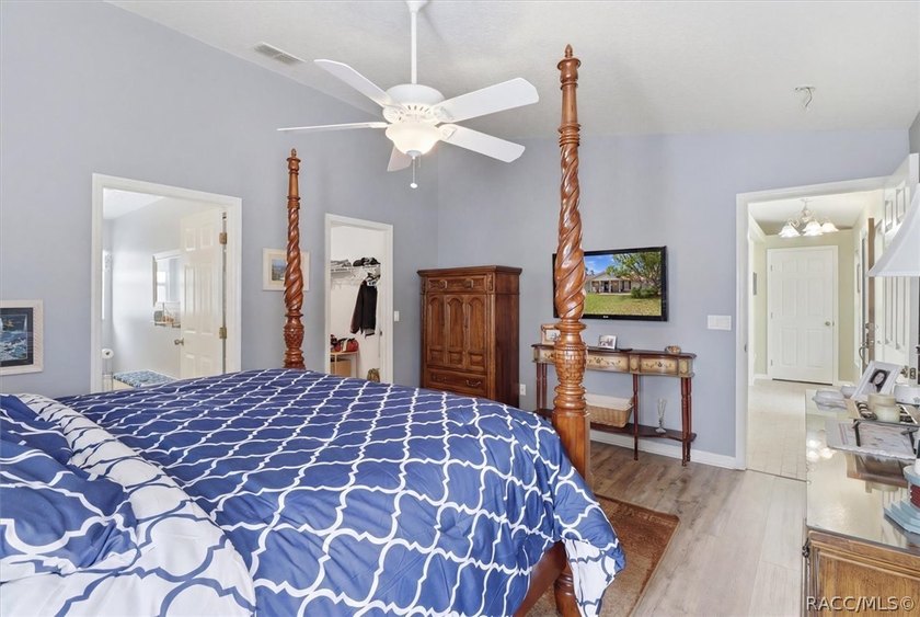 Welcome home to this inviting three-bedroom, two-bath with - photo 20