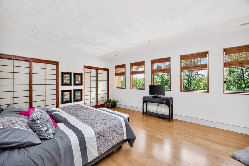 A true architectural masterpiece, this nearly 10,000-sq-ft - photo 22