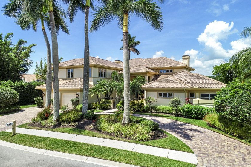 Luxury living in this 4 bedroom, 6 bathroom estate home offering - photo 3