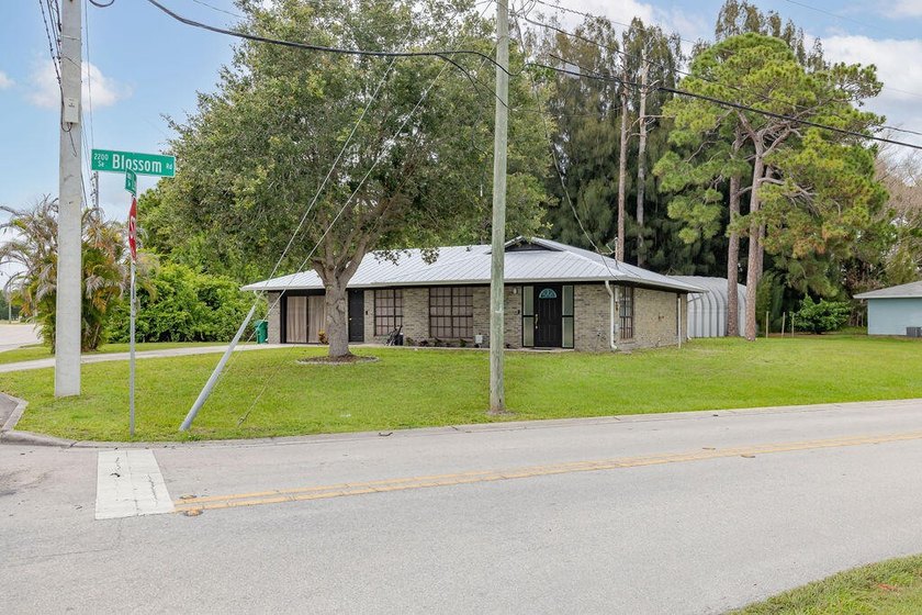 Welcome to this charming and well-maintained CBS ranch home - photo 37