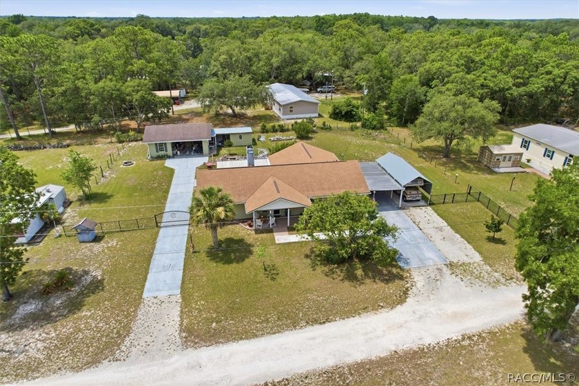 Welcome home to this inviting three-bedroom, two-bath with - photo 47