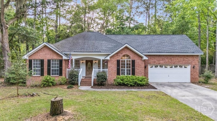 Welcome to your private retreat in Oak Point! Situated on a - photo 8