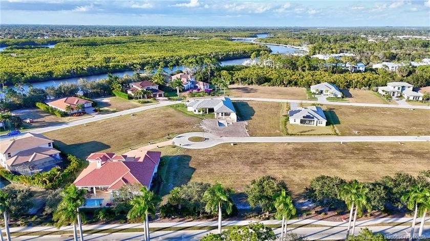 Ready to build! This is an 80' wide lot in a gated community - photo 3