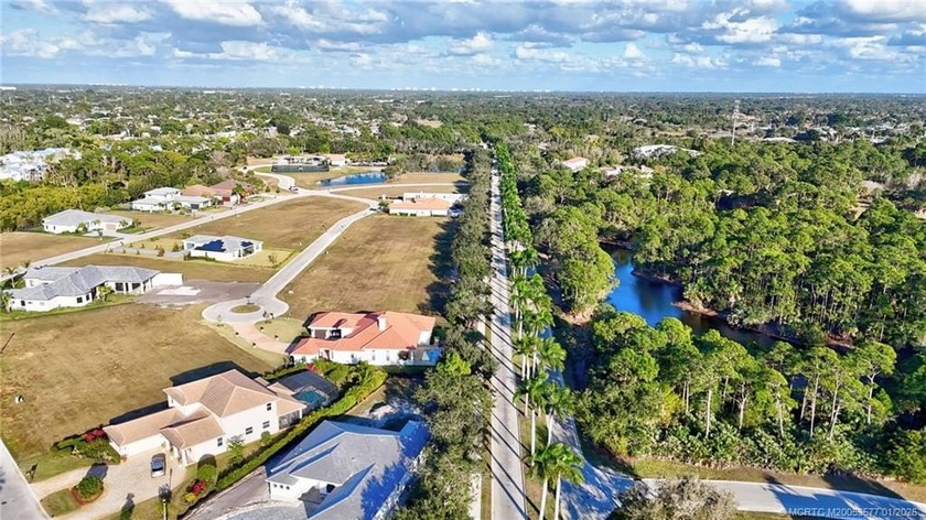 Ready to build! This is an 80' wide lot in a gated community - photo 5