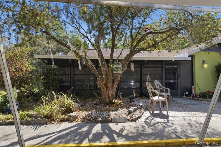 This beautiful, move-in-ready home features two spacious primary - photo 4