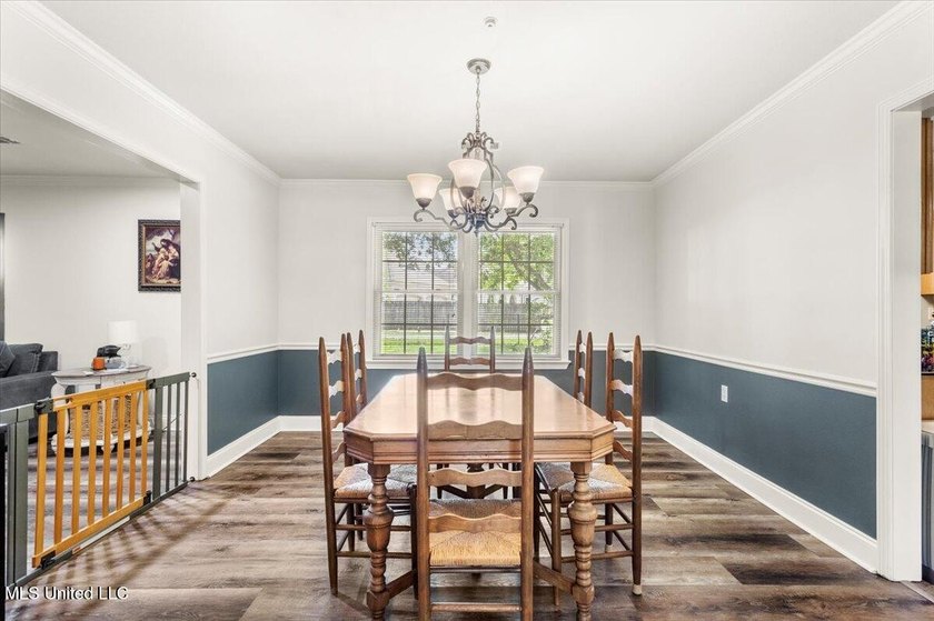 Welcome to this spacious and beautifully appointed 4-bedroom - photo 6