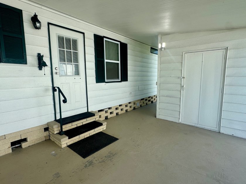 Resort-Style Living in a Beautifully Updated 2-Bedroom + Flex - photo 7