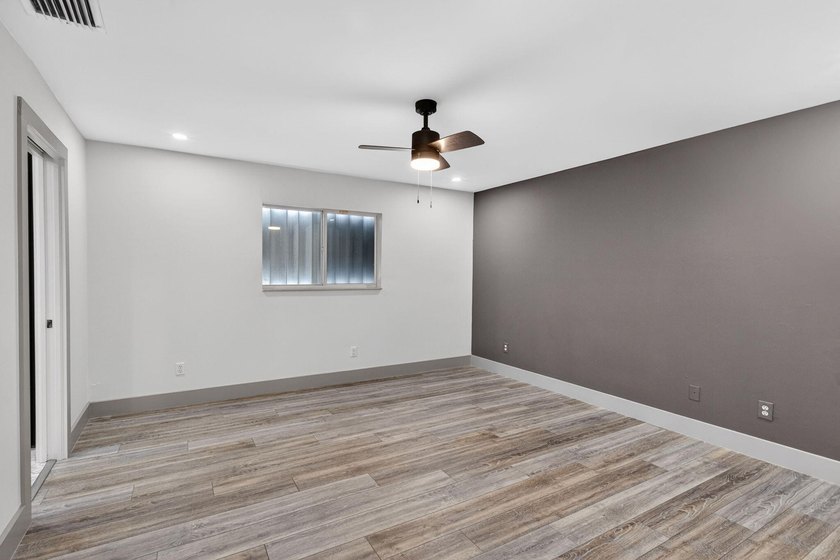 Beautifully updated home in desirable SE Cape Coral w/NO HOA! - photo 19