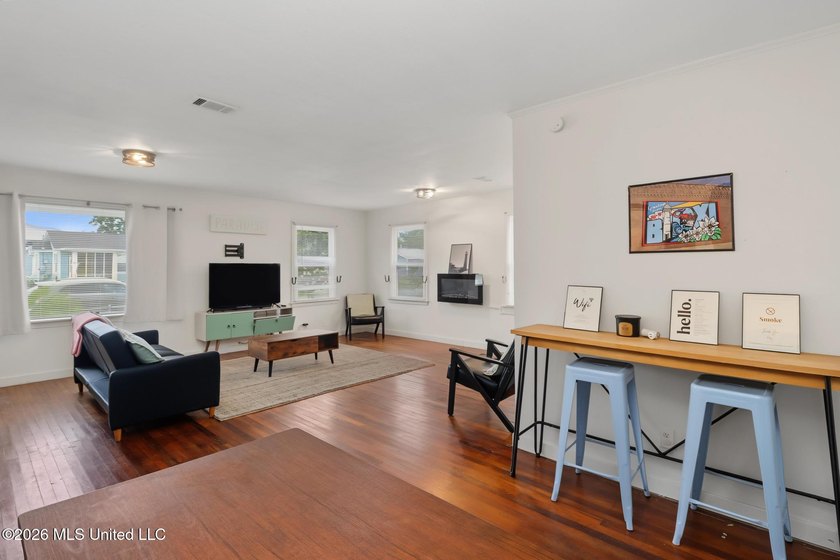 Beach Cottage Charm! Don't miss this adorable, move-in-ready - photo 20