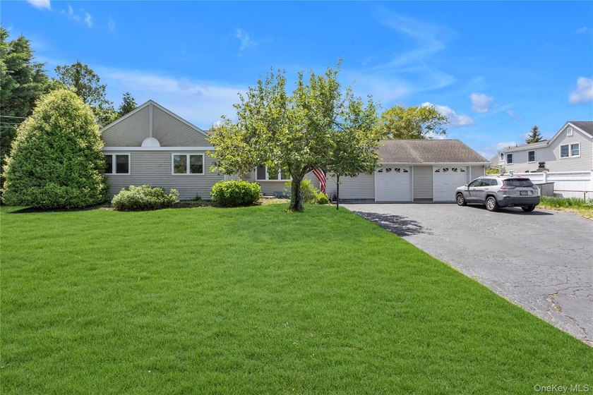 Located in tranquil area of Northport, Just North of 25A, this - photo 2