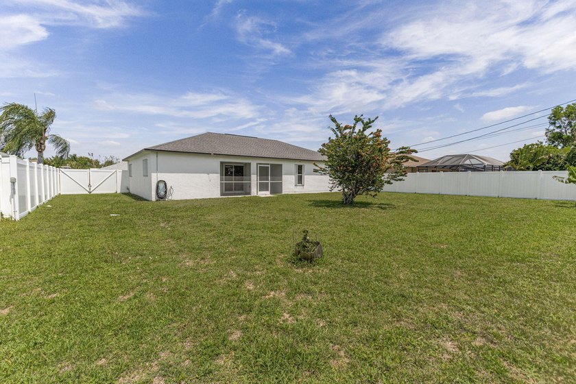 Beautifully updated home in desirable SE Cape Coral w/NO HOA! - photo 35