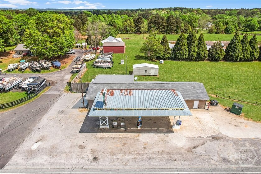 Located just off Interstate 20 in Buckhead, GA near Lake Oconee - photo 3